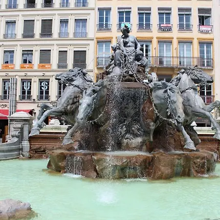Come In Lione